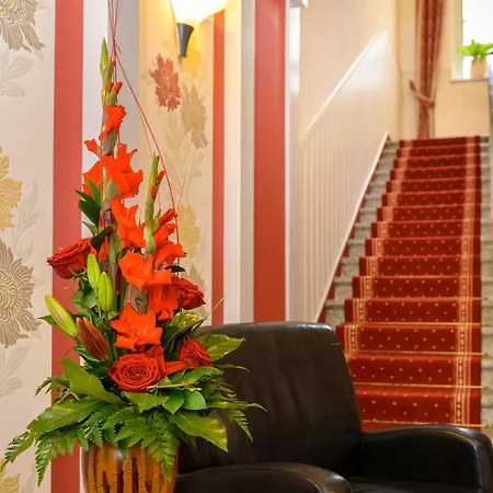 מלון Altstadthotel Am Theater