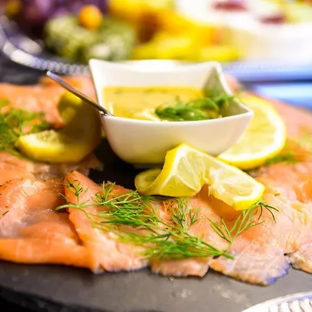 מלון Altstadthotel Am Theater 3*